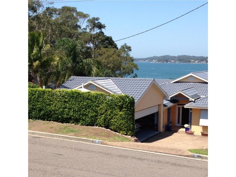 3 Blandford Street, Fennell Bay NSW 2283