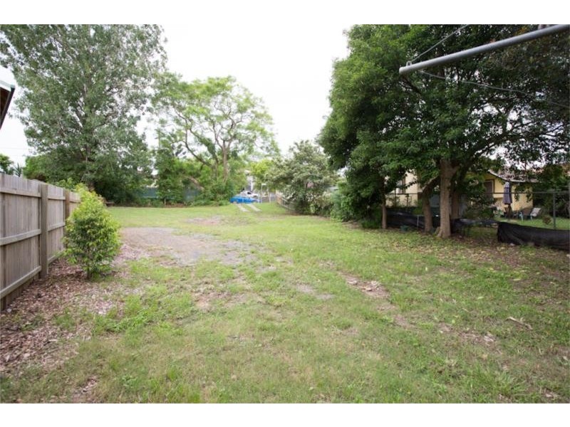 24 Nettleton Crescent, Moorooka QLD 4105