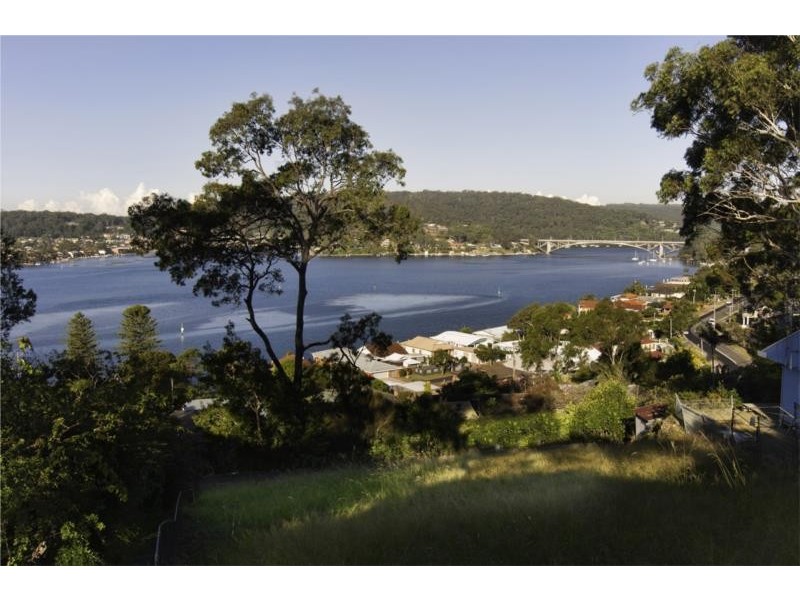 33 Bay View Crescent, Blackwall NSW 2256