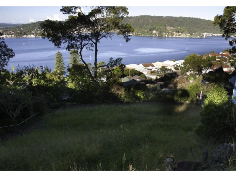 33 Bay View Crescent, Blackwall NSW 2256