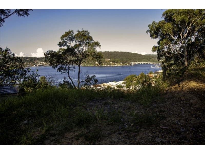 33 Bay View Crescent, Blackwall NSW 2256