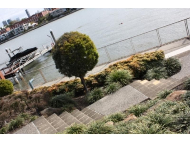 94 Gordon St, Hawthorne QLD 4171