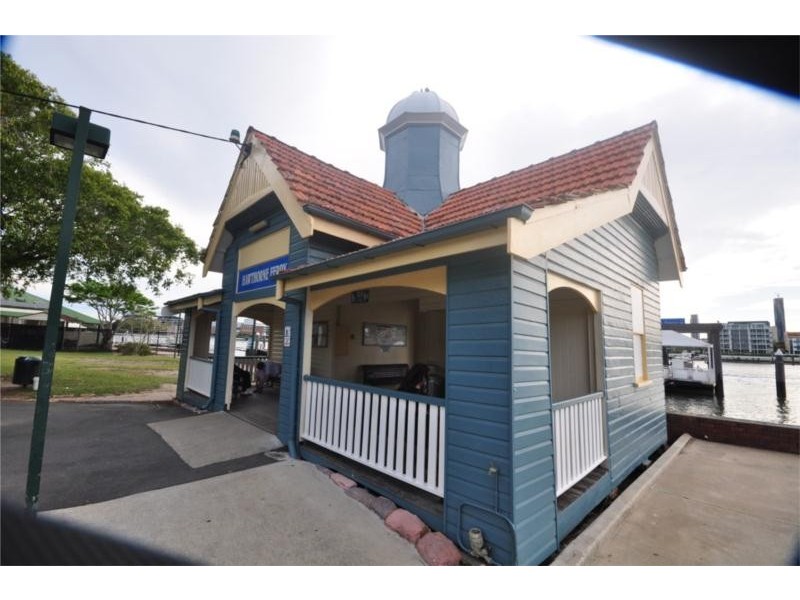 94 Gordon St, Hawthorne QLD 4171