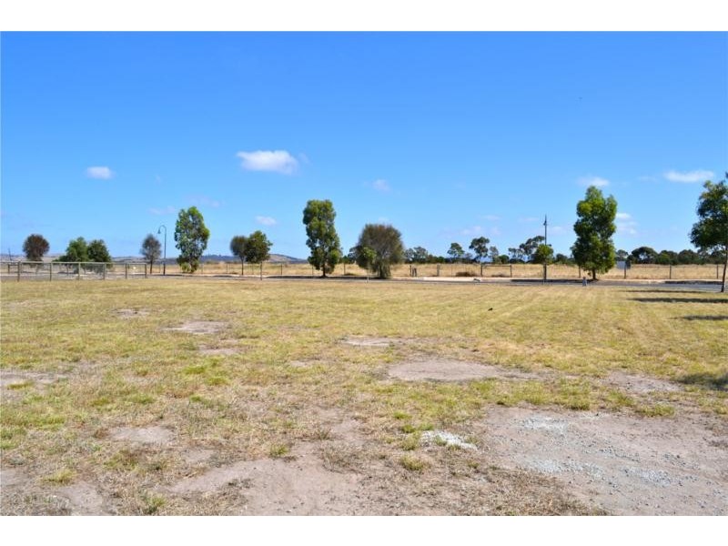 108 The Skyline, Sunbury VIC 3429