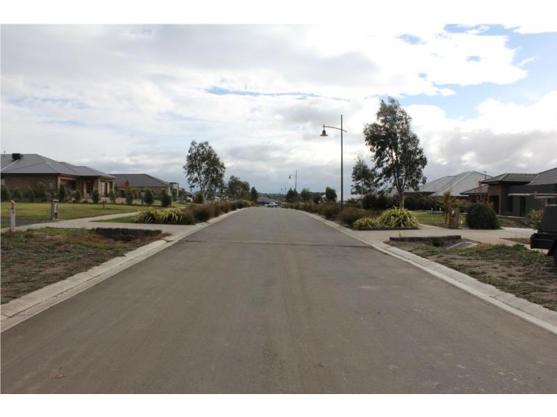 20 Charters Avenue, Gisborne VIC 3437