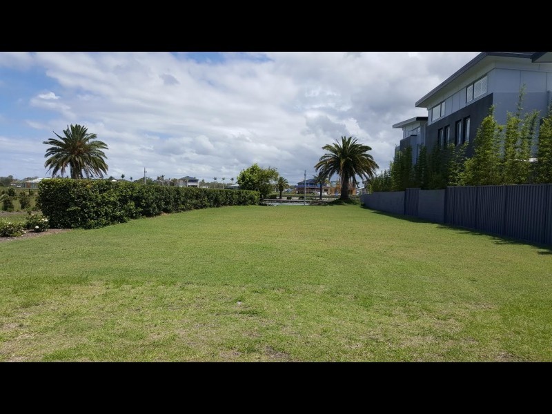 44 Harbour Rise, Hope Island QLD 4212