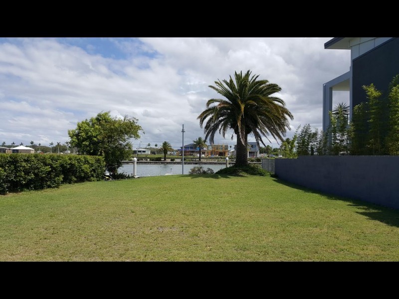 44 Harbour Rise, Hope Island QLD 4212