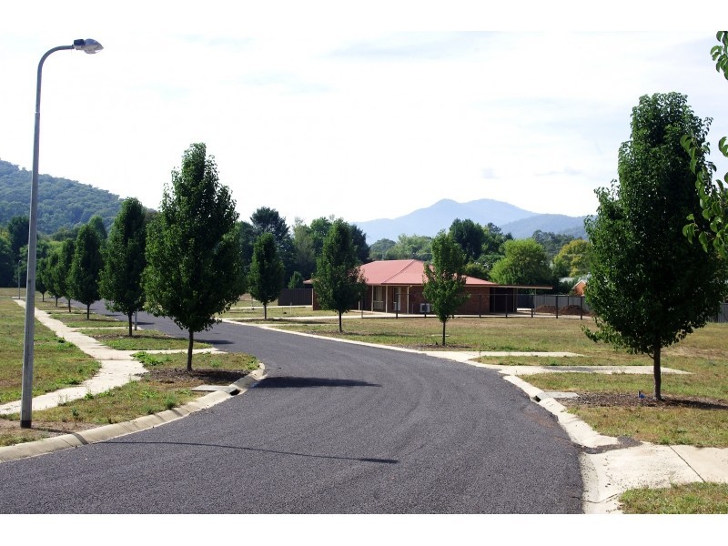 54 Mountain Mist Drive, Bright VIC 3741