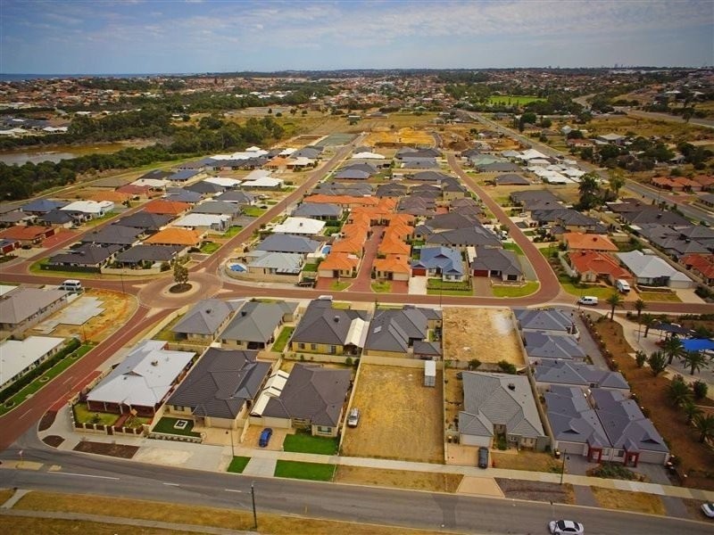 63 West Churchill Avenue, Munster WA 6166