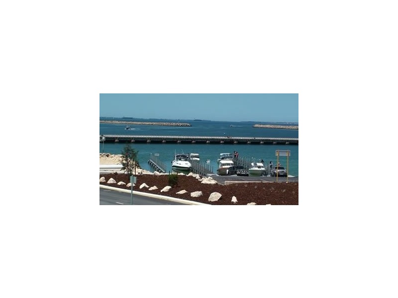 63 West Churchill Avenue, Munster WA 6166