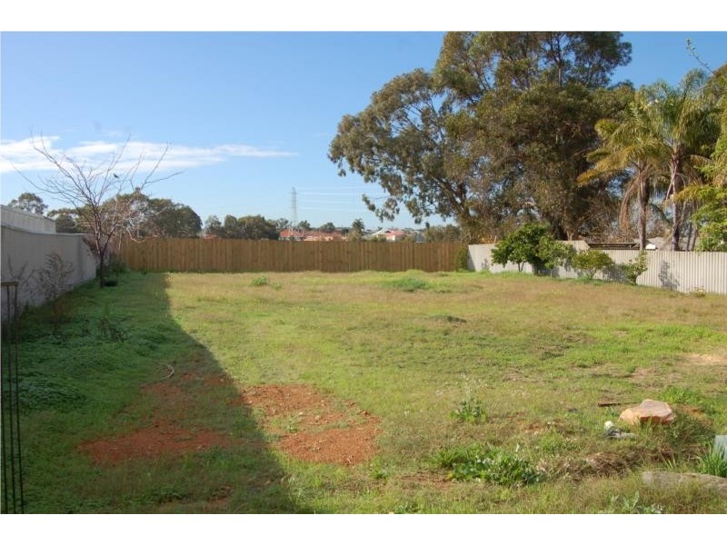 50 Davilak Avenue, Hamilton Hill WA 6163