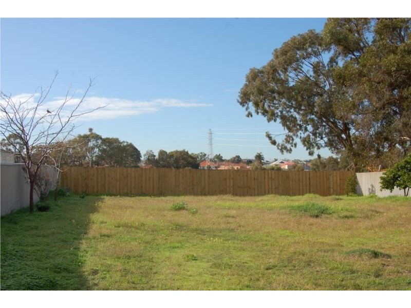 50 Davilak Avenue, Hamilton Hill WA 6163