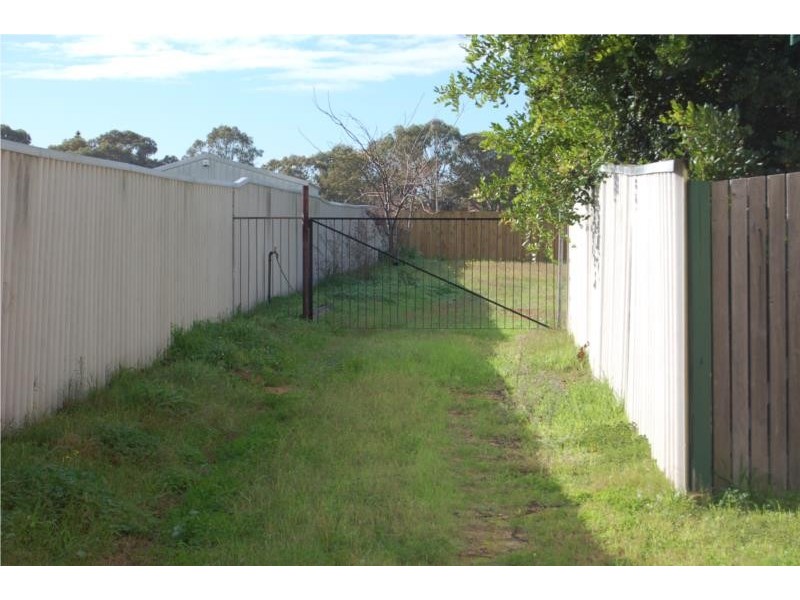 50 Davilak Avenue, Hamilton Hill WA 6163