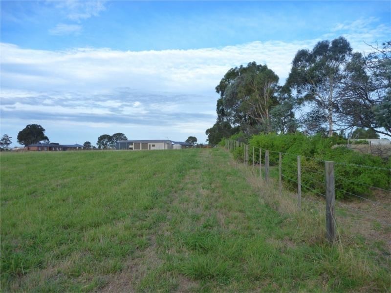 61 Forge Creek Road, Eagle Point VIC 3878