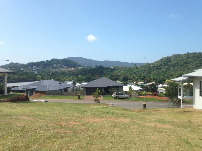 61 McFarlane Drive, Kanimbla QLD 4870