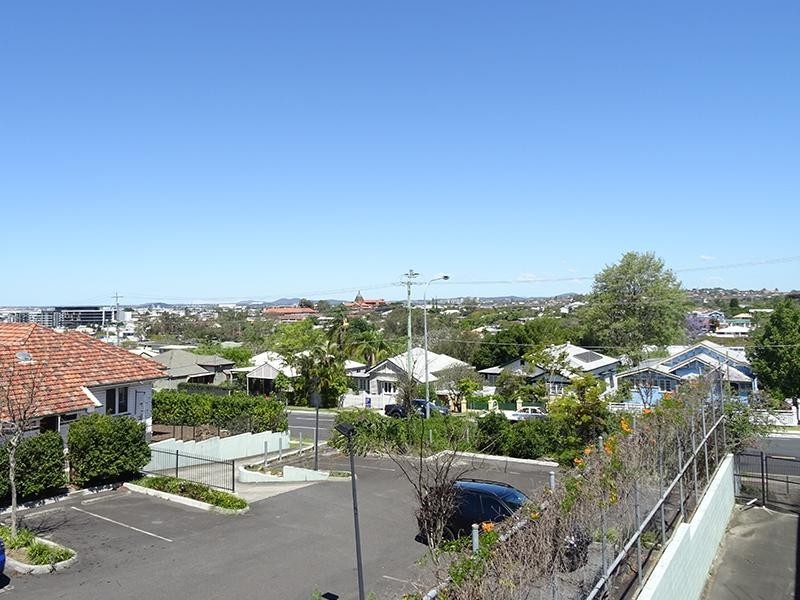 81 Rode Road, Wavell Heights QLD 4012