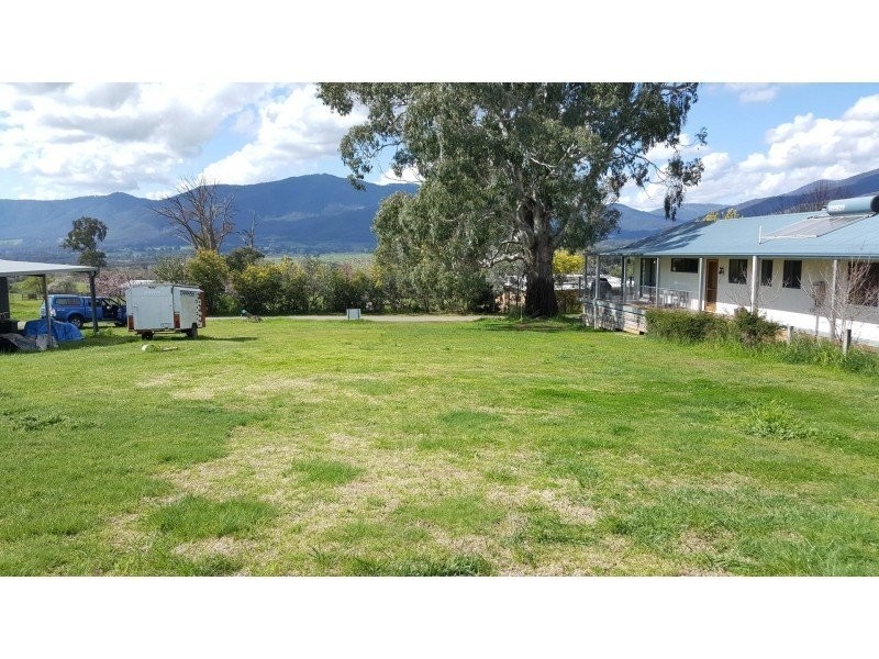 27 Herberles Road, Tawonga South VIC 3698