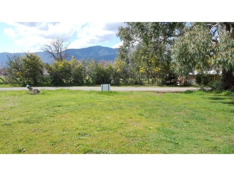 27 Herberles Road, Tawonga South VIC 3698