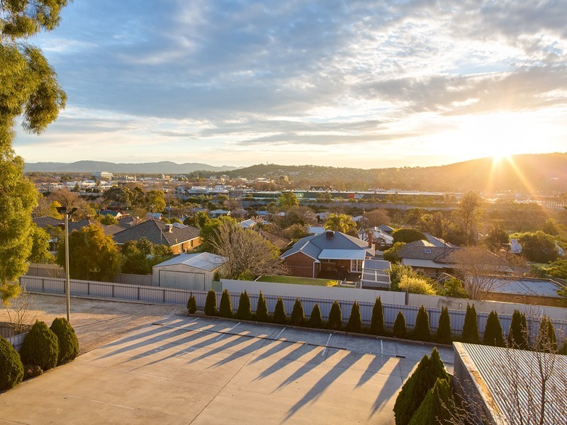 609 Beaumont Crescent, Albury NSW 2640