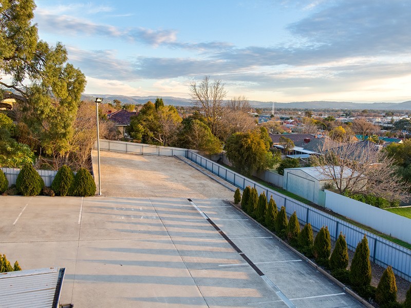 609 Beaumont Crescent, Albury NSW 2640