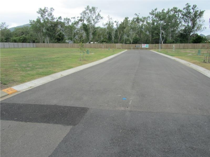 9 Rennot Court, Kelso QLD 4815