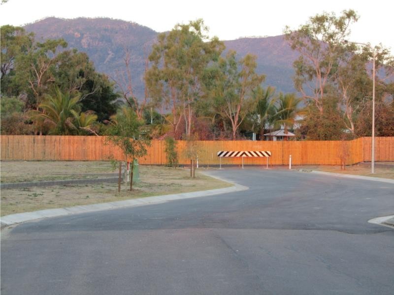 9 Rennot Court, Kelso QLD 4815