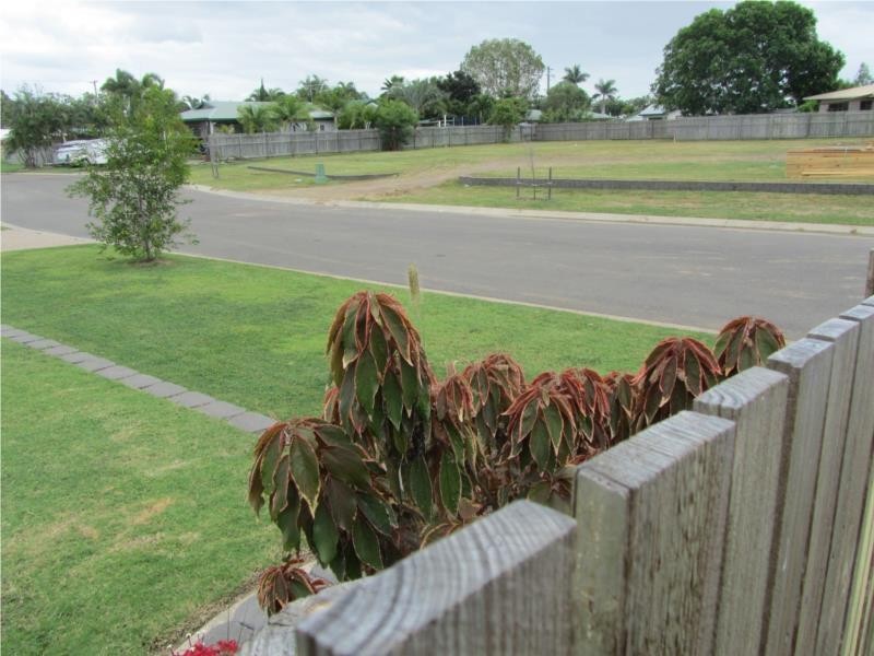 6 Charries Street, Kelso QLD 4815