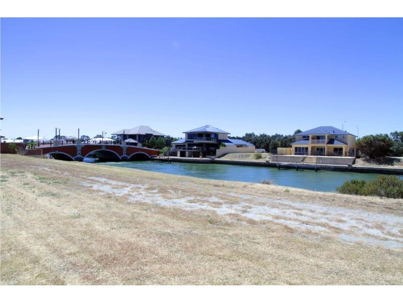 7 Gael Place, Dudley Park WA 6210