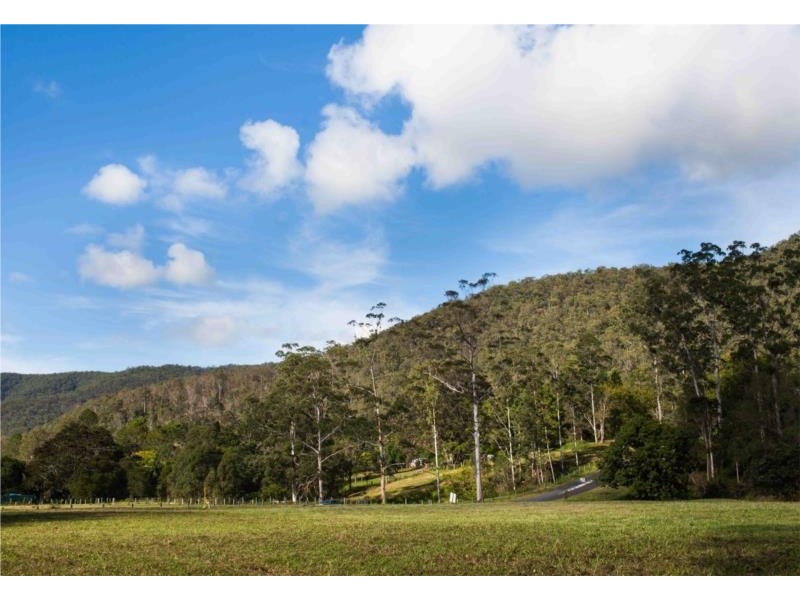 1 Krakatinni Close, Cedar Creek QLD 4520