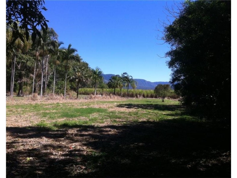 18 Drew Street, Finch Hatton QLD 4756