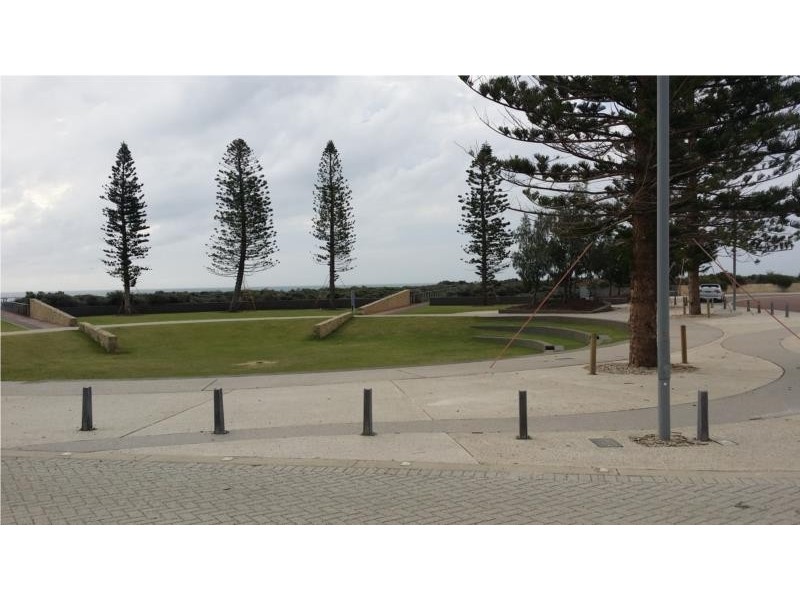 Halls Head WA 6210