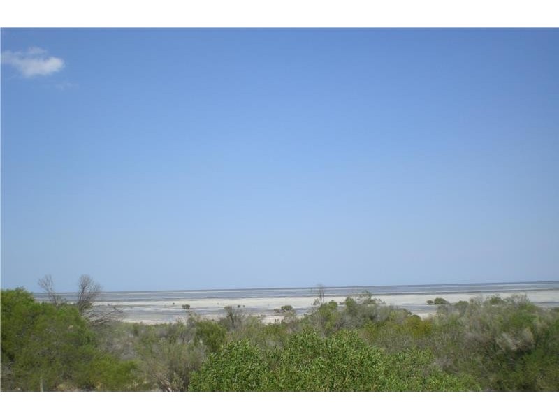 128 The Esplanade, Thompson Beach SA 5501