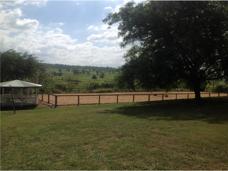 566 Oaky Creek Road, Oaky Creek QLD 4285