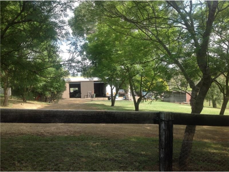 566 Oaky Creek Road, Oaky Creek QLD 4285