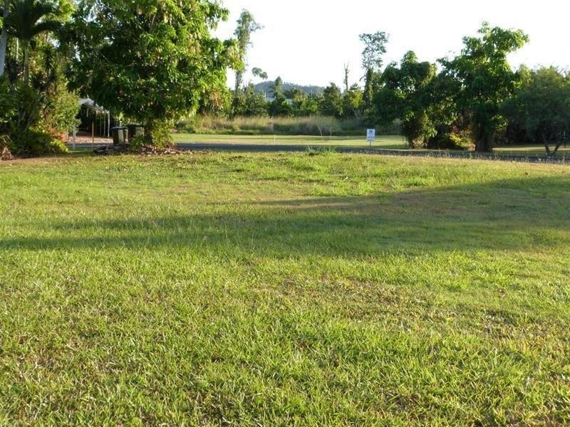 15 Kent Close, Mission Beach QLD 4852