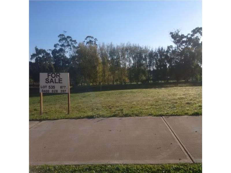 63 Jackson Drive, Drouin VIC 3818