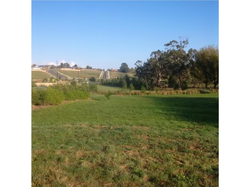 63 Jackson Drive, Drouin VIC 3818