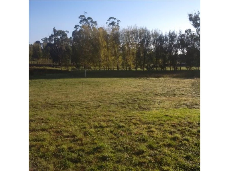 63 Jackson Drive, Drouin VIC 3818