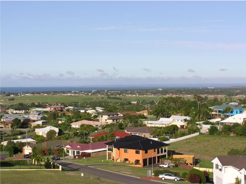 8 Swissalp Drive, Urraween QLD 4655