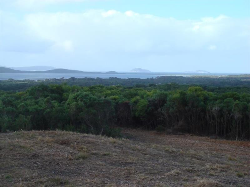 29 Rainbows End, Little Grove WA 6330