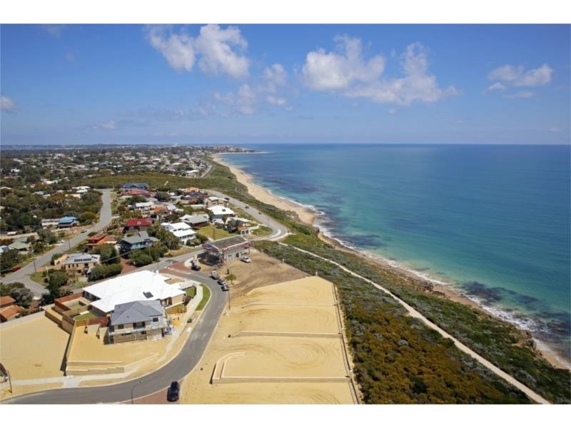 68 Torwoood Edge, Halls Head WA 6210