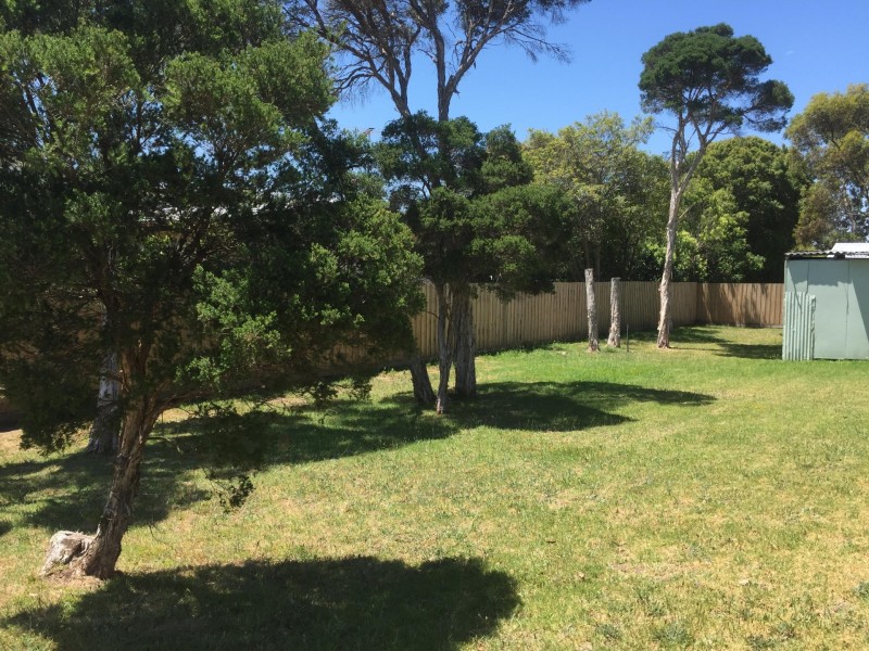 23 Raywood Avenue, Cowes VIC 3922