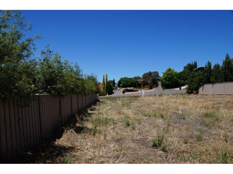 14 Currawong Court, Kennington VIC 3550