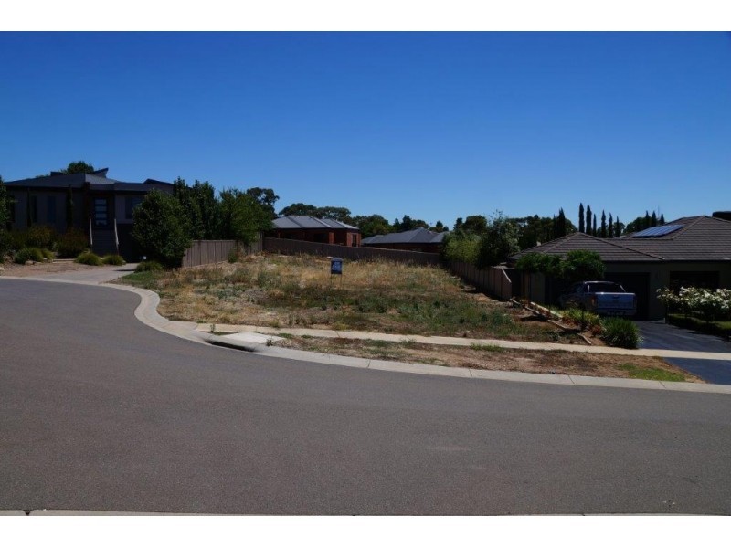 14 Currawong Court, Kennington VIC 3550