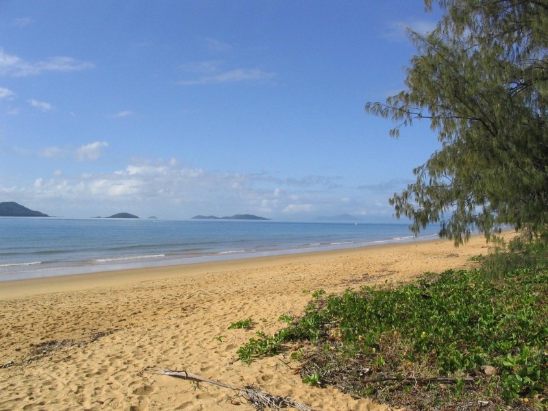 8 The Boulevard, South Mission Beach QLD 4852
