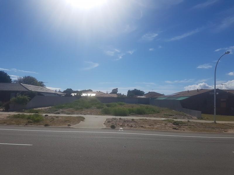 27 Rand Avenue, Waikiki WA 6169