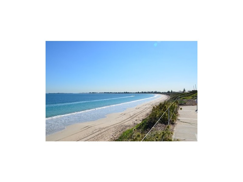 27 Rand Avenue, Waikiki WA 6169