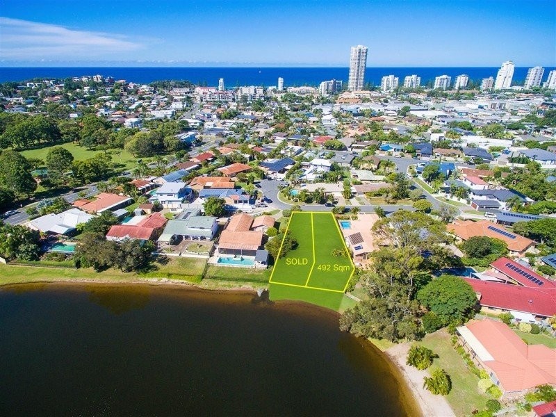 16 Seahawk Crescent, Burleigh Waters QLD 4220