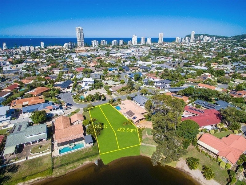 16 Seahawk Crescent, Burleigh Waters QLD 4220