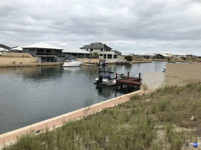 15 Arcadia Close, Dudley Park WA 6210